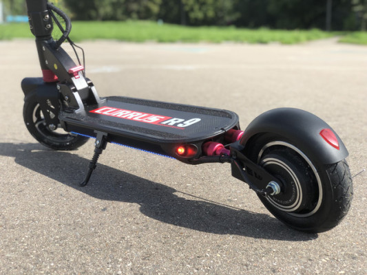 Электросамокат Currus R9